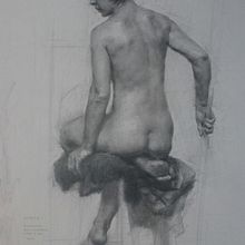 A drawing demonstration for my Janus Collaborative School of Art students (2008-2014). Een project van Traditionele illustratie, Tekening met potlood,  Portrettekening,  Artistieke tekening, Realistische tekening, Anatomisch tekenen,  Tekening y Beeldhouwwerk van Dan Thompson - 03.02.2023