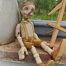 Pinocchio puppet. Marcenaria, Artesanato, To, Art, Pintura em aquarela, Design de personagens, e Decoração de interiores projeto de Luděk Burian - 04.02.2023