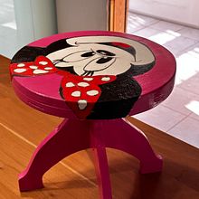 Mon projet du cours : Peinture décorative sur meubles avec de la peinture acrylique. DIY, Woodworking, Decorative Painting, Furniture Restoration, Upc, and cling project by Jean Petras - 02.04.2023