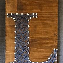 Buchstaben Nagel-Faden-Bild. Un progetto di Artigianato e DIY di Alina Vent - 30.05.2020