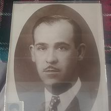 retrato de mi abuelo paterno Ein Projekt aus dem Bereich Bildende Künste, Skizzenentwurf, Zeichnung, Porträtzeichnung und Sketchbook von germanespert - 05.02.2023