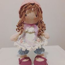 Mi proyecto del curso: Elaboración de muñecas amigurumi románticas Ein Projekt aus dem Bereich H, werk, Spielzeugdesign, Weben, Crochet, Amigurumi und Textildesign von Daniela Aracena Aracena - 07.02.2023