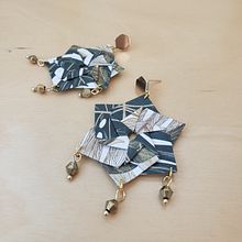 Paper Jewelry-Making with Origami Techniques. Projekt z dziedziny Projektowanie dodatków, Craft, Projektowanie biżuterii, Papercraft, Projektowanie mod i DIY użytkownika rachel_m_21 - 10.02.2023