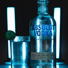 Iluminación con Flash para principiantes | Absolut Vodka . Photograph, Portrait Photograph, Photographic Lighting, Studio Photograph & Interior Photograph project by Carlos Macías Madera - 02.13.2023