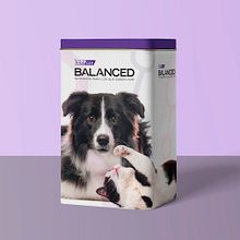 Vitalcan lata de yerba. Graphic Design, Design, and 3D project by Laura Rojo - 02.16.2023