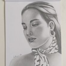 Meu projeto do curso: Introdução ao desenho de retrato. Un proyecto de Ilustración tradicional, Bellas Artes, Dibujo a lápiz, Dibujo, Dibujo de Retrato, Dibujo artístico, Dibujo anatómico y Dibujo realista de Lilian Nagahiro - 17.02.2023