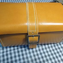 Mi proyecto del curso: Creación de bolsos de cuero artesanales para principiantes. Design, Accessor, Design, Arts, Crafts, and Sewing project by Gyöngy Sz A - 02.19.2023