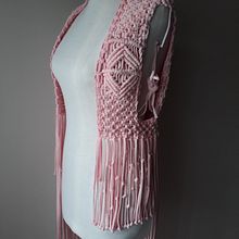 Mi proyecto del curso: Macramé: crea prendas de ropa únicas. Accessor, Design, Arts, Crafts, Fiber Arts, Macramé, and Textile Design project by susathaller - 02.21.2023