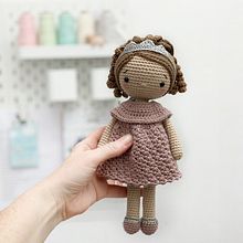 Sophie the Princess. Amigurumi project by Joanna Kienmeyer - 02.22.2023