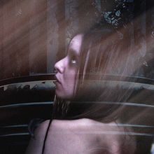 Autorretrato fotográfico conceptual: Broken Wings (Proyecto Final). Un projet de Postproduction photographique, Retouche photographique, Photographie de portrait, Photographie de studio, Photographie artistique, Photomontage , et Autoportrait photographique de Madeline Rodriguez - 24.02.2023
