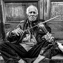 Mi proyecto del curso: Retrato fotográfico con carácter en blanco y negro. Un projet de Photographie, Photographie de portrait, Photographie de studio, Photographie numérique, Photographie artistique , et Photographie intérieure de Eduardo González Muñoz - 23.02.2023