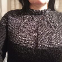 Mi proyecto del curso: Diseño y tejido de prendas de punto sin costuras con agujas circulares. Un projet de Création d'accessoires, St, lisme, Art textile, DIY , et Tricot de PAZ SAAVEDRA ARRIAGADA - 26.02.2023