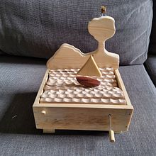 Mein Abschlussprojekt für den Kurs: Holzautomaten: Erwecke Skulpturen zum Leben . Character Design, Sculpture, To, Design, Art To, s, and Woodworking project by Clara Gaudernak - 03.01.2023