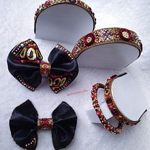 Mi proyecto del curso: Bordado con pedrería: crea accesorios para el pelo. Accessor, Design, Arts, Crafts, Jewelr, Design, Fashion Design, Embroider, DIY, and Textile Design project by Angelica Lorena Martinez Sierra - 03.01.2023