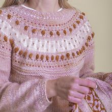 Sensitive sweater. Un projet de Tricot de Pope Vergara - 02.03.2023