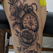 Reloj y Rosa (cover cicatriz). Desenho de tatuagens projeto de Santiago López Garzón - 05.03.2023