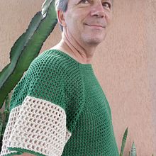 Camiseta Masculina Praiana. Un proyecto de Crochet y Diseño de vestuario de Kátia Cristina - 06.03.2023