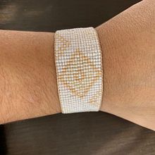 Mi proyecto del curso: Diseño y creación de joyería con mostacillas . % Manuela Vargas Sanín tarafından hazırlanan Aksesuar Tasarımı, Sanat ve El Sanatları, Mücevher Tasarımı, El, Ve af Sanatları projesi - 03.07.2023