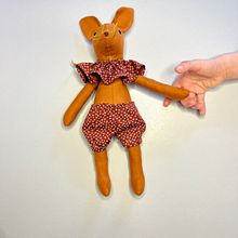 Meu projeto do curso: Design e confecção de bonecos de pano. Design de personagens, Artesanato, Design de brinquedos, Costura, e Modelagem e confecção projeto de Alessandra Paulini - 09.03.2023