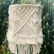 Mi proyecto del curso: Diseño de lámparas en macramé. Een project van Craft,  Interieur, Textiel, Macramé y Textielontwerp van Keren Mendivil - 02.03.2023