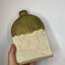My project for course: Creating Your First Ceramic Vessel. Un progetto di Design di accessori, Artigianato e Ceramica di Maisie Jo Manning - 12.03.2023