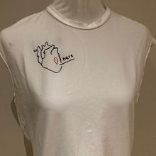 Il mio progetto del corso: Ricamo a mano anatomico e floreale per capi e accessori. Embroider, Upc, cling, and Textile Design project by serra_marta90 - 03.14.2023