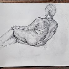 Mi proyecto del curso: Dibujo de la figura humana en movimiento. Fine Arts, Sketching, Pencil Drawing, Drawing, and Realistic Drawing project by Katja Sonninen - 03.10.2023