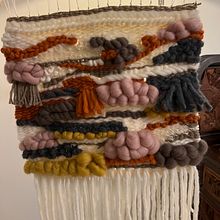 Meu projeto do curso: Introdução à tapeçaria em tear manual . % patriciavdcosta tarafından hazırlanan Aksesuar Tasarımı, Dekoras, on, El, af Sanatları, Dokuma, Ve Tekstil Tasarımı projesi - 03.16.2023