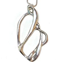 My project for course: Introduction to Wax Modeling for Metal Jewelry. Un proyecto de Diseño de complementos, Diseño de jo, as y Diseño de moda de Laurie Gyarmathy - 17.03.2023