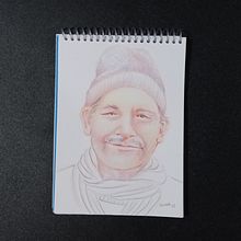 Meu projeto do curso: Desenho de retratos vibrantes com lápis de cor. Drawing, Portrait Drawing, Sketchbook, and Colored Pencil Drawing project by Susana Garcia - 03.06.2023