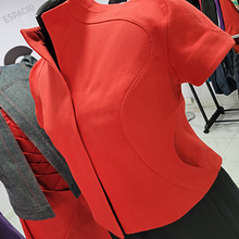 Curved Seamed TR Jacket. Un proyecto de Diseño de moda de Shingo Sato - 21.03.2023