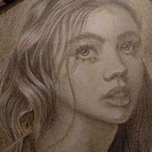 My project for course: Realistic Portrait with Coloured Pencils. Un projet de Illustration traditionnelle, Beaux Arts, Dessin au cra, on, Dessin, Dessin de portrait, Dessin réaliste, Dessin artistique, Dessin aux cra , et ons de couleur de kataxan - 23.03.2023