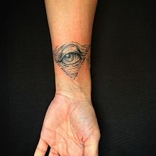 My project for course: Introduction to Etching Tattoos. Tattoo Design project by laura.caparrelli7 - 03.27.2023