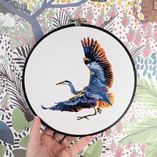Heron. Un progetto di Ricamo e Artigianato di Kara Brauen - 30.01.2023