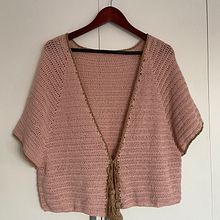 Mi proyecto del curso: Top-down: prendas a crochet de una sola pieza. Un progetto di Fashion design, Fiber Art, DIY, Uncinetto e Textile Design di alicia_bragado - 28.03.2023