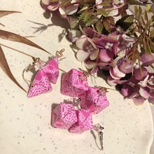 Meu projeto do curso: Criação de joias com técnicas de origami em papel. Accessor, Design, Arts, Crafts, Jewelr, Design, Paper Craft, Fashion Design, and DIY project by Tatiana Masuno - 03.29.2023