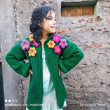 Mi proyecto del curso: Crochet: teje un suéter colorido con aplicaciones florales. Projekt z dziedziny Sz, dełkowanie, Wzornictwo tekst i liów użytkownika u_ctelles - 30.03.2023