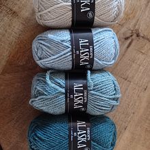 Mijn project van de cursus: Haken: kleding maken met een enkele naald. Fashion Design, Fiber Arts, DIY, Crochet, and Textile Design project by Eva Kazakov - 04.03.2023
