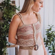 Elegant top. Un proyecto de Tejido y Tejido de punto de Pope Vergara - 05.04.2023