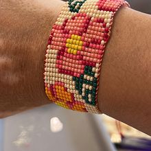 Mi proyecto del curso: Diseño y creación de joyería con mostacillas. Un proyecto de Artesanía, Diseño de complementos, Diseño de jo, as y Tejido de fabianabertilli - 17.04.2023