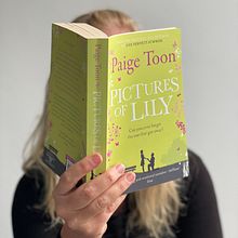 Pictures of Lily. Un proyecto de Escritura de Paige Toon - 12.04.2023