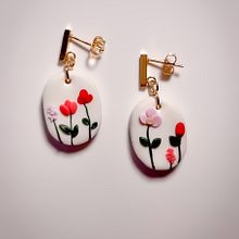 My project for course: Intro to Polymer Clay Jewelry: Design Floral Accessories. Un proyecto de Diseño de complementos, Artesanía, Diseño de jo, as, Diseño de moda y DIY de Gisele Nunez - 12.04.2023