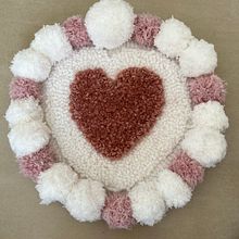 Mon projet du cours : Conception et création de pompons. Un progetto di Artigianato, Interior Design, DIY e Textile Design di Vale Coo - 02.04.2023