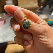 Il mio progetto del corso: Introduzione all'oreficeria: incastonatura di pietre preziose. Un proyecto de Diseño de complementos, Diseño de jo, as y Diseño de moda de Veronica Ladu - 16.04.2023