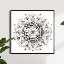 My project for course: The Art of Mandala Drawing: Create Geometric Patterns. Un progetto di Disegno e Illustrazione con inchiostro di Lisa Davis Palmer - 17.04.2023