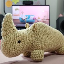 Rinogurumi. Arts, Crafts, To, Design, Fiber Arts, DIY, Crochet, Amigurumi, and Textile Design project by Angela Nuñez - 04.17.2023