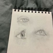 Mi proyecto del curso: Sketchbook de retrato: explora el rostro humano Ein Projekt aus dem Bereich Skizzenentwurf, Zeichnung, Porträtzeichnung, Artistische Zeichnung und Sketchbook von millaray_alcaino_u - 17.04.2023