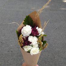 Custom Sweetness. Calligraph, Floral, Plant Design, and Events project by Camilo Muñoz - 04.20.2023