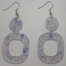 Mi proyecto del curso: Diseño de joyería en resina. Un proyecto de Diseño de complementos, Artesanía, Diseño de joyas y DIY de Andrea VL - 26.04.2023