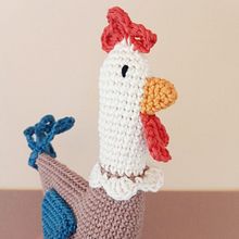 Meu projeto do curso: Amigurumis: confeccione personagens em 2D - Galo. Design, Arts, Crafts, To, Design, Crochet, Fiber Arts, and Textile Design project by Patrícia Ferreira - 04.27.2023